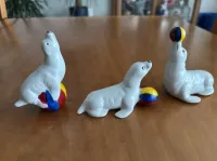 Beelden beeldjes verschillend formaat ook los te koop