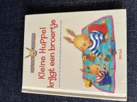 Kleine Huppel krijgt een broertje. Kleine Huppel krijgt een broertje.