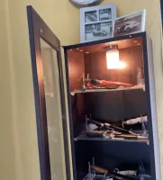 Te koop diverse vitrinekasten