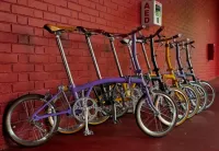 1 of 2 Brompton Vouwfietsen Gezocht Gevraagd met meerdere Versnellingen 